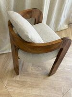 Chaise en bois de noyer INES.